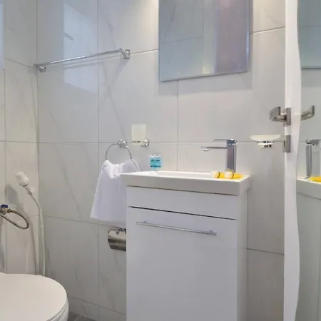 Agia Paraskevi, A Cozy And Minimal Retire Atény